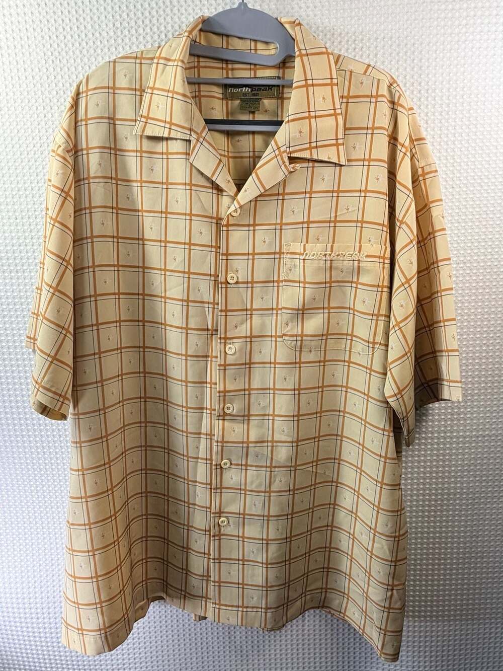 North Peak Men's Short Sleeve Plaid Camp Collar Button-Down Shirt - Picture 3 of 8